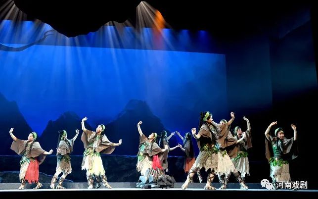 大型古装戏曲《嫘祖》惊艳亮相 戏曲新闻 第7张-河南豫剧学校-郑州市戏曲中专学校-河南哪里教豫剧 大型古装戏曲《嫘祖》惊艳亮相 (http://www.xifumi.com/) 戏曲新闻 第7张