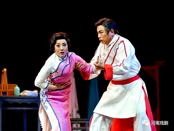 一代名优的绝唱——《梨园故事》精彩亮相 戏曲新闻 第21张-河南豫剧学校-郑州市戏曲中专学校-河南哪里教豫剧 一代名优的绝唱——《梨园故事》精彩亮相 (http://www.xifumi.com/) 戏曲新闻 第21张