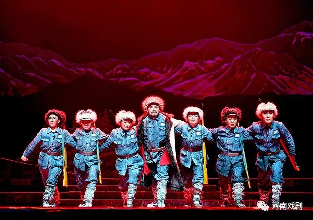 高歌一曲颂战神——《杨靖宇》亮相第十届黄河戏剧节 戏曲新闻 第19张-河南豫剧学校-郑州市戏曲中专学校-河南哪里教豫剧 高歌一曲颂战神——《杨靖宇》亮相第十届黄河戏剧节 (http://www.xifumi.com/) 戏曲新闻 第19张