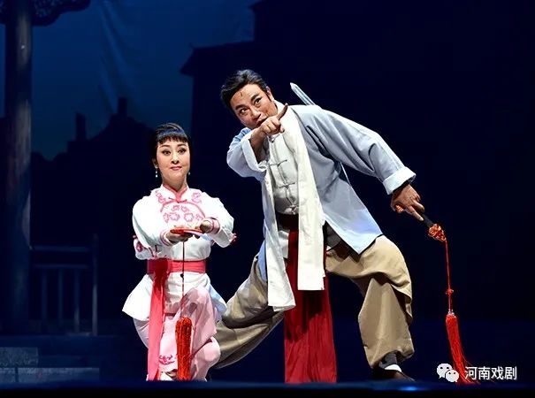 一代名优的绝唱——《梨园故事》精彩亮相 戏曲新闻 第6张-河南豫剧学校-郑州市戏曲中专学校-河南哪里教豫剧 一代名优的绝唱——《梨园故事》精彩亮相 (http://www.xifumi.com/) 戏曲新闻 第6张
