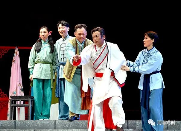 一代名优的绝唱——《梨园故事》精彩亮相 戏曲新闻 第20张-河南豫剧学校-郑州市戏曲中专学校-河南哪里教豫剧 一代名优的绝唱——《梨园故事》精彩亮相 (http://www.xifumi.com/) 戏曲新闻 第20张