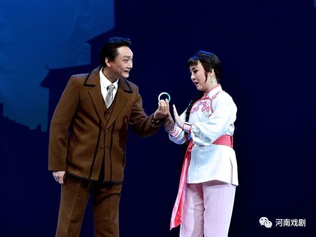 一代名优的绝唱——《梨园故事》精彩亮相 戏曲新闻 第9张-河南豫剧学校-郑州市戏曲中专学校-河南哪里教豫剧 一代名优的绝唱——《梨园故事》精彩亮相 (http://www.xifumi.com/) 戏曲新闻 第9张