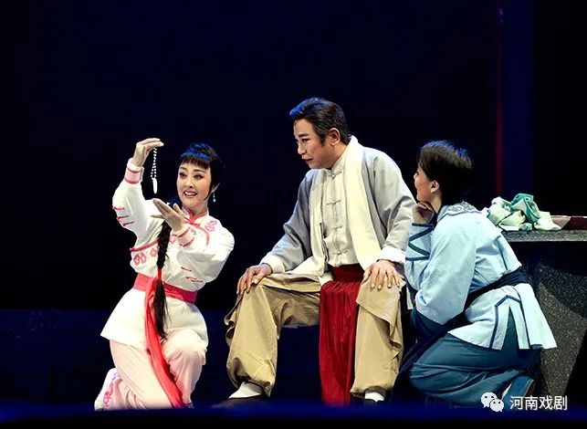 一代名优的绝唱——《梨园故事》精彩亮相 戏曲新闻 第11张-河南豫剧学校-郑州市戏曲中专学校-河南哪里教豫剧 一代名优的绝唱——《梨园故事》精彩亮相 (http://www.xifumi.com/) 戏曲新闻 第11张