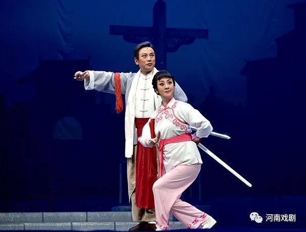 一代名优的绝唱——《梨园故事》精彩亮相 戏曲新闻 第7张-河南豫剧学校-郑州市戏曲中专学校-河南哪里教豫剧 一代名优的绝唱——《梨园故事》精彩亮相 (http://www.xifumi.com/) 戏曲新闻 第7张