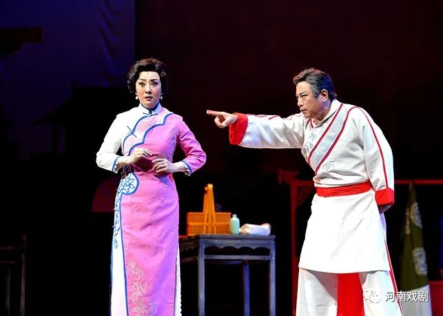 一代名优的绝唱——《梨园故事》精彩亮相 戏曲新闻 第15张-河南豫剧学校-郑州市戏曲中专学校-河南哪里教豫剧 一代名优的绝唱——《梨园故事》精彩亮相 (http://www.xifumi.com/) 戏曲新闻 第15张