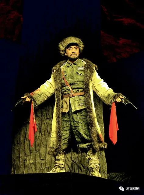 高歌一曲颂战神——《杨靖宇》亮相第十届黄河戏剧节 戏曲新闻 第5张-河南豫剧学校-郑州市戏曲中专学校-河南哪里教豫剧 高歌一曲颂战神——《杨靖宇》亮相第十届黄河戏剧节 (http://www.xifumi.com/) 戏曲新闻 第5张