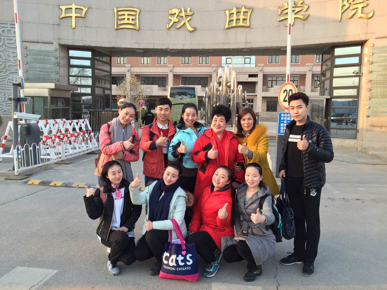 他们眼中的王希玲（一）李红艳：用回望的视角看王希玲 (http://www.xifumi.com/) 校内新闻 第3张