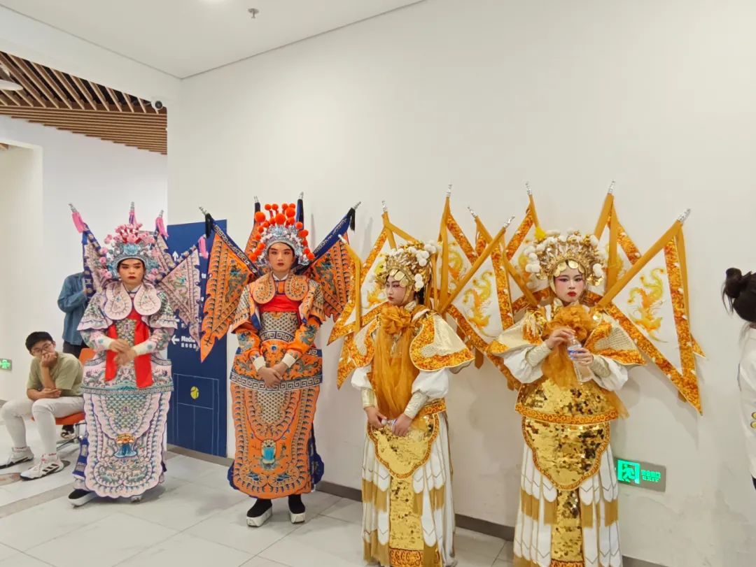 喜迎盛会：我校二十余名师生参加郑州市第十二届运动会开幕式 (http://www.xifumi.com/) 校内新闻 第6张